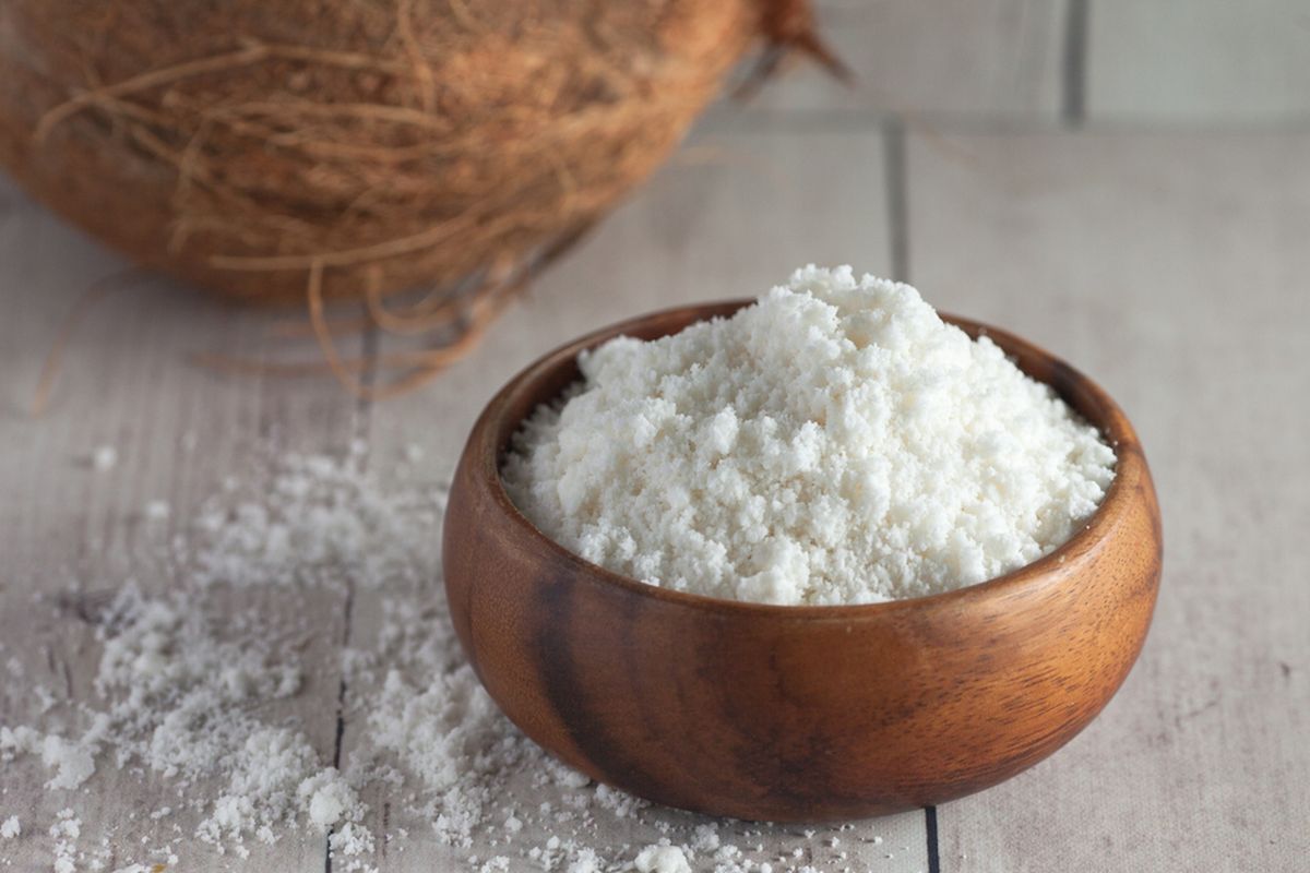 ilustrasi santan kelapa bubuk atau milk coconut powder. 