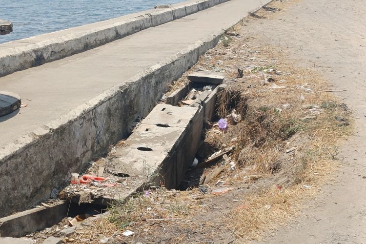 Punya Potensi Wisata, Warga Harap Jalan di Tanggul WIKA Jakut Segera Dibenahi
