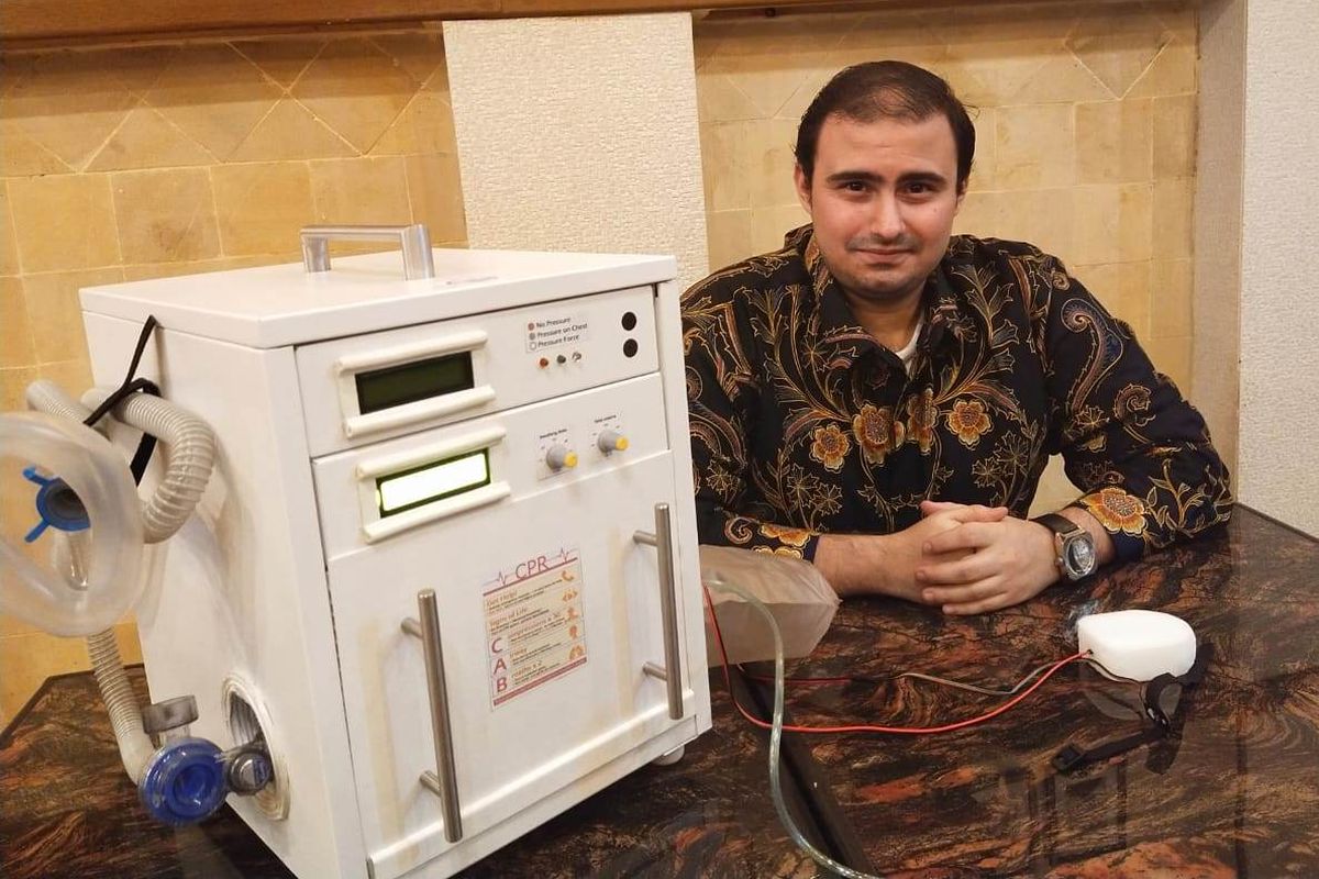 Abdallah bersama karyanya.