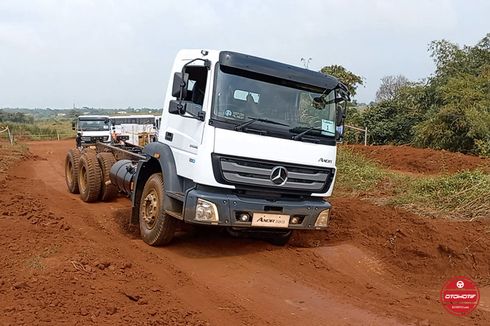 [VIDEO] Uji Kemampuan Truk Mercedes-Benz Axor Euro 4 di Trek Off Road