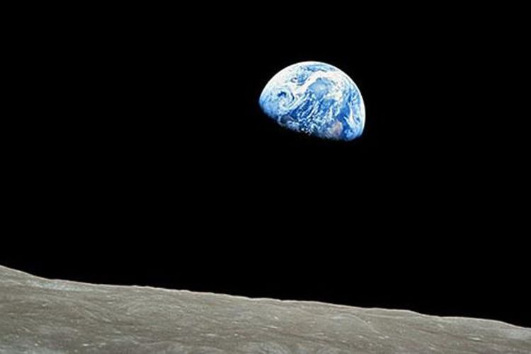 Foto earthrises yang mengingatkan pada hasil jepretan astronot William Sanders pada 1968 silam