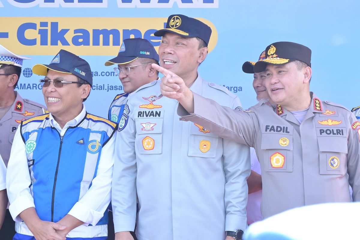 Direktur Utama PT Jasa Marga yang baru Rivan A Purwantono (tengah) dalam sebuah kesempatan.