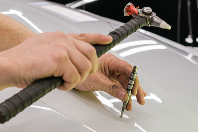 Ilustrasi Paintless Dent Removal