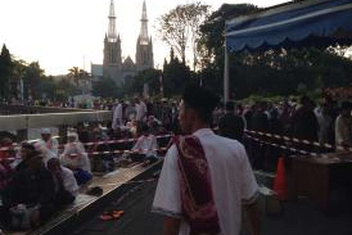 Jamaah mulai memadati Masjid Istiqlal, Jakarta Pusat, untuk melaksanakan ibadah Shalat Id, Jumat (17/7/2015) pagi. 
