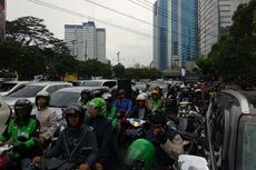 Demo di Kantor Facebook, Lalin Gatot Subroto ke Arah Semanggi Macet