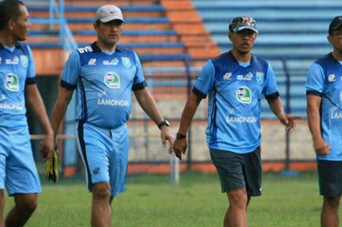 Persela Resmi Kembali Tunjuk Aji Santoso untuk Gantikan Herkis