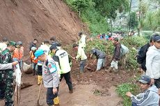 Jalan di Lembang Tertimbun Longsoran Tebing, Warga Diminta Cari Jalur Alternatif