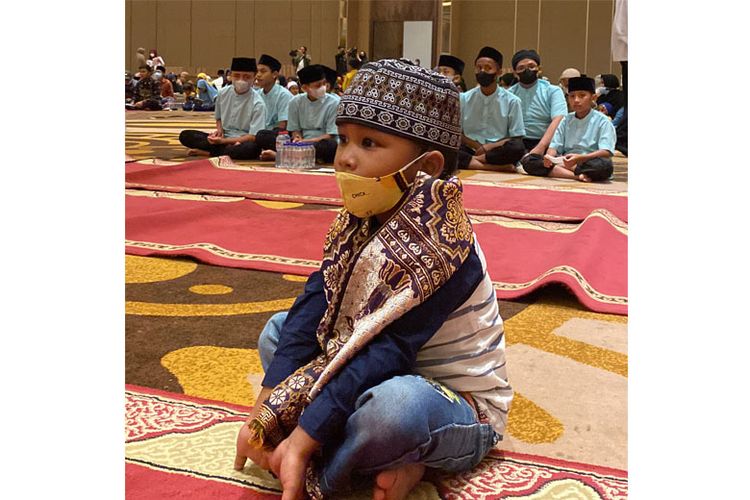 1.000 anak yatim di Malang mengahdiri acara buka puasa bersama yang digelar J99 Foundation bekerja sama dengan Baznas Jatim dan Hotel Grand Mercure Malang Mirama, Rabu (19/4/2022).