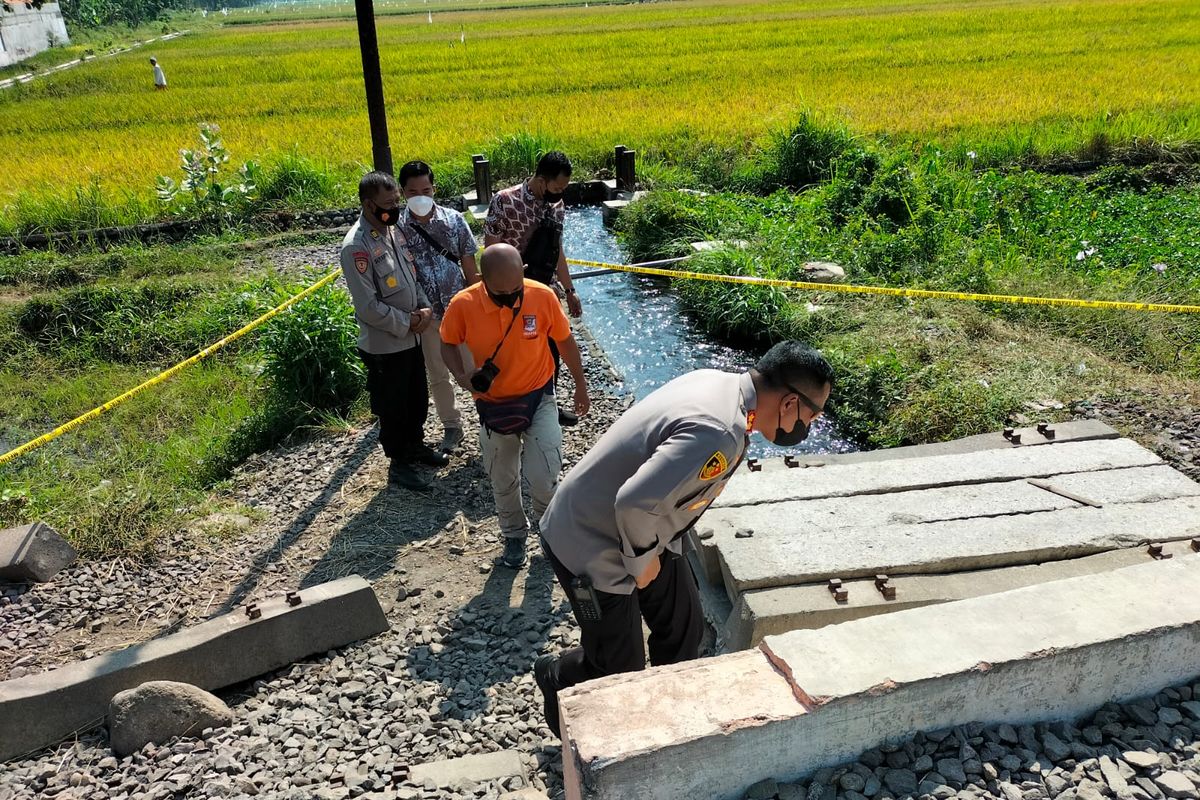 Lokasi satpam RSUD di Probolinggo, Jawa Timur, ditemukan tewas dengan luka di kepala. 