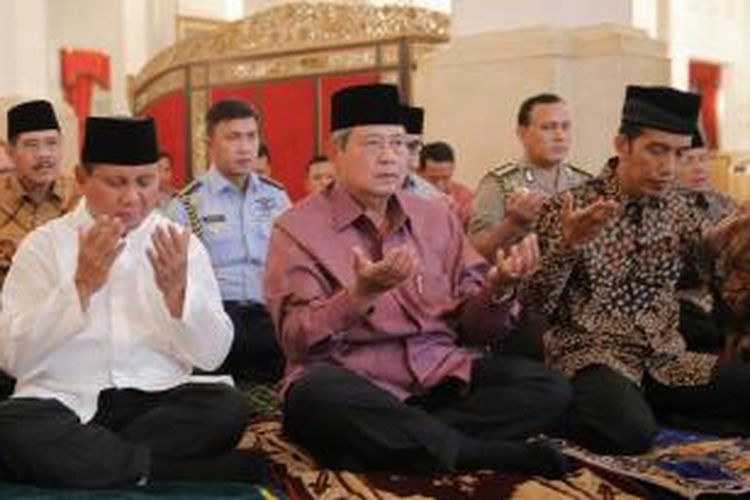 Presiden Susilo Bambang Yudhoyono, capres Prabowo Subianto dan capres Joko Widodo pada acara buka bersama pimpinan lembaga negara di Istana Negara, Jakarta, Minggu (20/7) petang. 