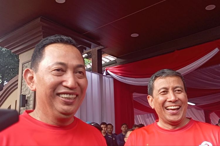 Kapolri Jenderal Pol Listyo Sigit Prabowo dan Wakapolri Komjen Ahmad Dofiri saat ditemui di Lapangan Bhayangkara, Jakarta, Sabtu (21/6/2025). 