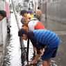 Banjir di Semarang, Warga Malah Beramai-ramai Berburu Ikan Lele di Selokan 