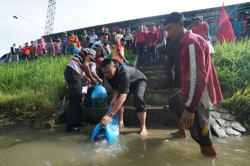Ikut Tangkap Ikan bareng Warga, Kang Hasan Paparkan Program 