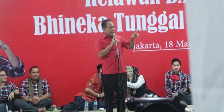 Gubernur Nusa Tenggara Timur yang juga Ketua DPD PDI-P NTT Frans Lebu Raya, di Jalan Talang Nomor 3, Menteng, Jakarta Pusat, Sabtu (18/3/2017).