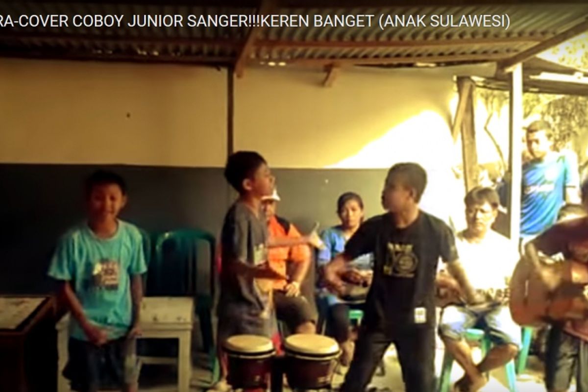 Video Spensa Boys menyanyikan lagu Hip Hip Hura yang pernah dipopulerkan almarhum vokalis Chrisye.