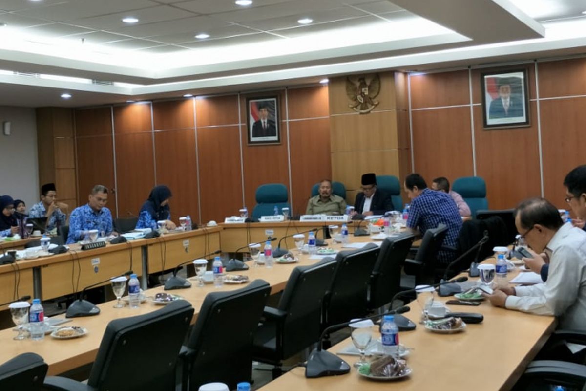 Rapat Komisi B DPRD DKI bersama satuan kerja perangkat daerah (SKPD) Pemprov DKI Jakarta di Gedung DPRD DKI Jakarta, Jalan Kebon Sirih, Jakarta Pusat, Senin (29/10/2018).