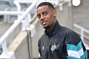 Arne Slot Ungkap Alasan Alexander Isak Tak Masuk Skuad Lawan Burnley