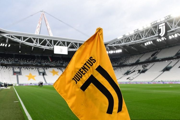 Pemandangan tribun kosong sebelum pertandingan sepak bola leg kedua semifinal Piala Italia (Coppa Italia) Juventus vs AC Milan pada 12 Juni 2020 di stadion Allianz di Turin, yang pertama dimainkan di Italia sejak 9 Maret dan lockdown bertujuan untuk membatasi penyebaran infeksi Covid-19.