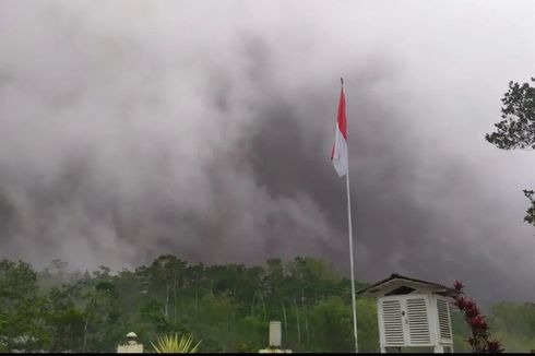 Gunung Merapi Kembali Keluarkan Awan Panas Guguran pada Sabtu Sore