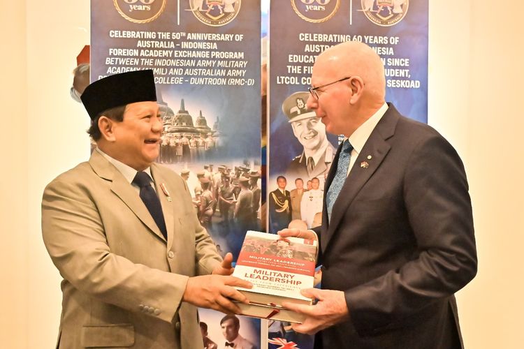 Menteri Pertahanan RI sekaligus presiden terpilih Prabowo Subianto menemui Gubernur Jenderal Australia David Hurley di Kediaman Duta Besar Australia untuk Indonesia, Jakarta, pada Jumat (17/5/2024).