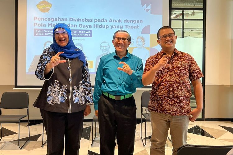 Pembicara dalam acara ?Pencegahan Diabetes pada Anak dengan Pola Makan yang Tepat? di Jakarta, Rabu (8/3/2023), dari kiri ke kanan; Kepala Biro Komunikasi dan Pelayanan Publik Kemenkes Siti Nadia Tarmizi, Pakar Perilaku Konsumen Prof.Ujang Sumarwan, dan dr.Dana Nur Prihadi Sp.A (K).
