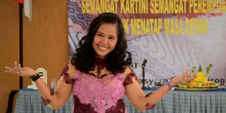 Terpidana mati asal Filipina Mary Jane Veloso mengenakan kebaya saat peringatan Hari Kartini di Lapas di Yogyakarta