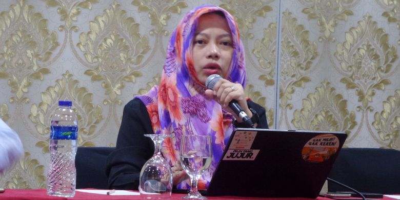 Direktur Eksekutif Perludem, Titi Anggraini dalam diskusi di Jakarta, Minggu (2/4/2017).