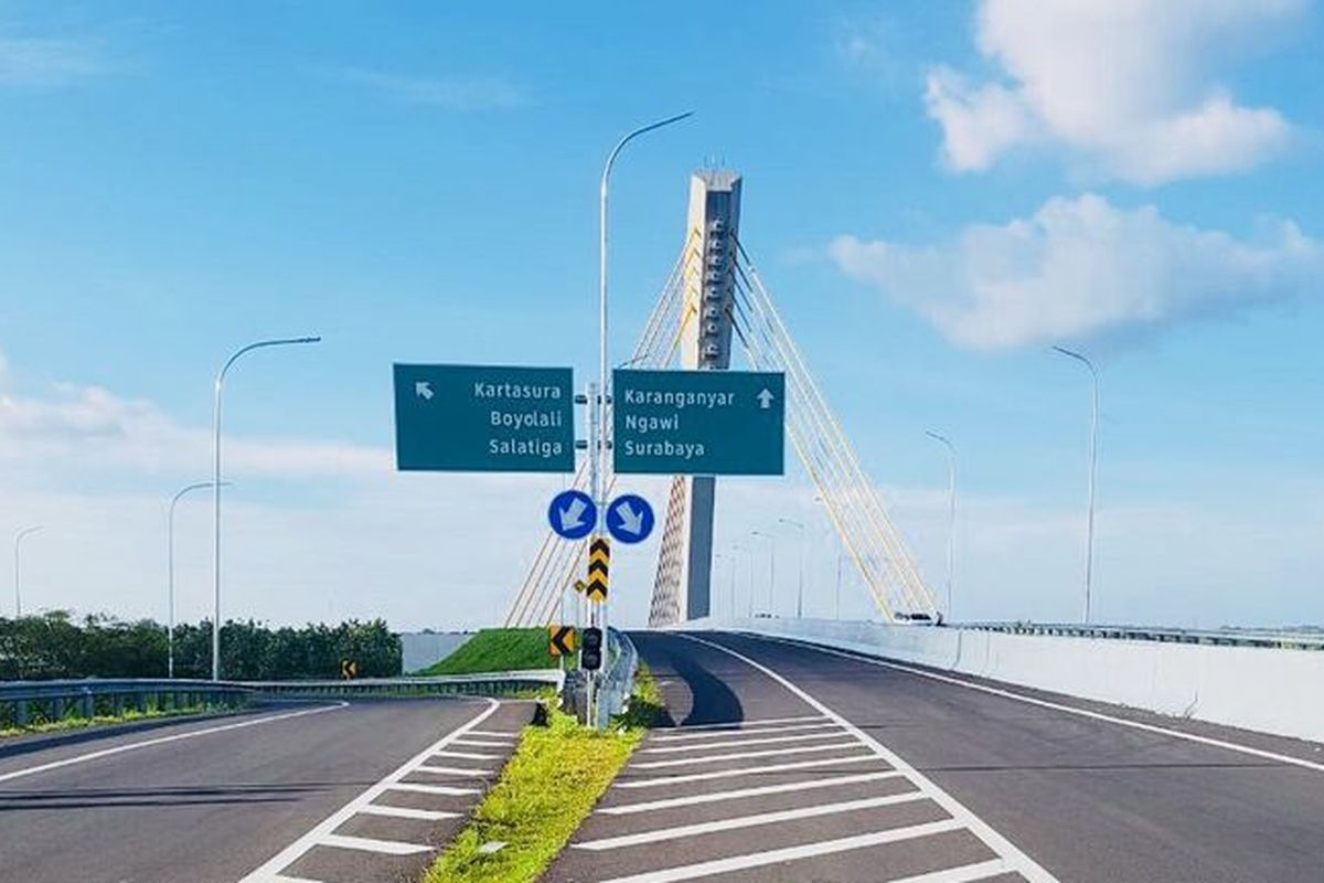 Simak daftar tarif tol Semarang-Surabaya terbaru 2022 untuk kendaraan golongan I hingga V.