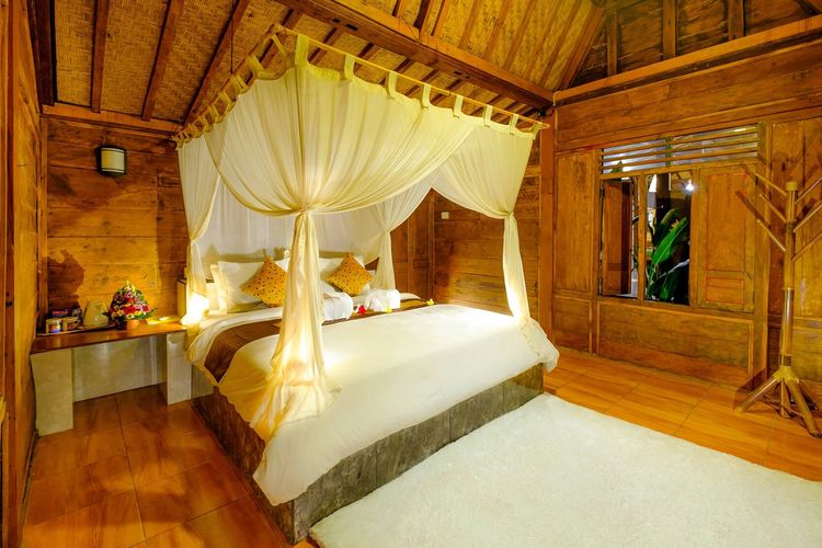 Kamar tipe Bima di penginapan Canggu Wooden Green Paradise Bungalow, Bali.