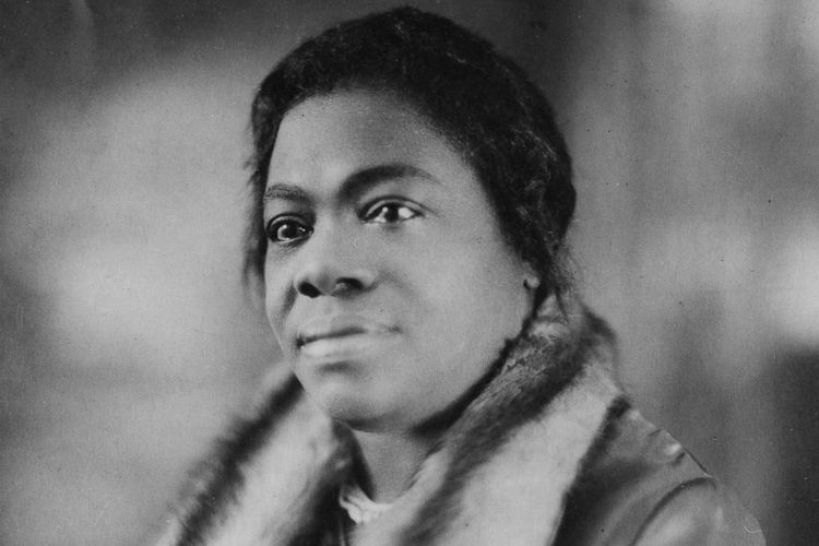 Potret Dr. Mary McLeod Bethune (1875 - 1955), aktivis hak sipil, presiden serta pendiri Bethune Cookman College, sekitar 1920-an.