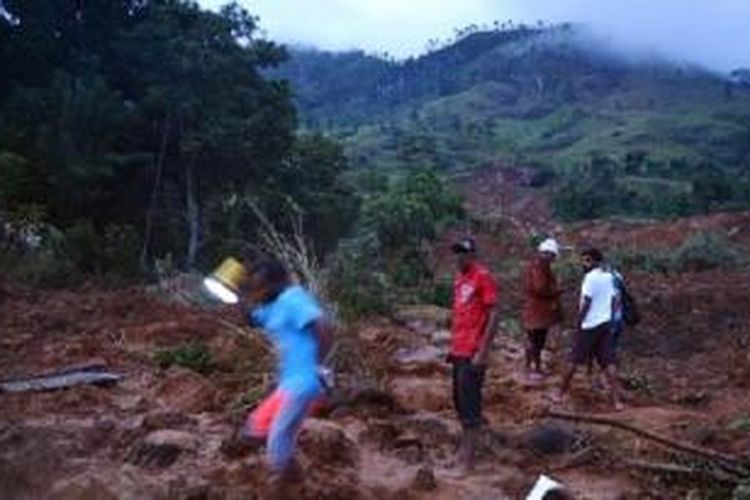 Bencana tanah longsor di Sri Lanka, Rabu (29/10/2014), menewaskan sedikitnya 100 orang.