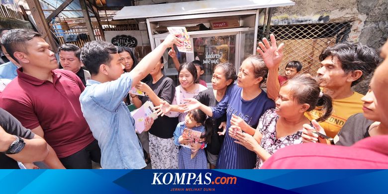 Blusukan ke Gang-gang di Warakas, Gibran Bagikan Buku dan Susu kepada Ibu-ibu