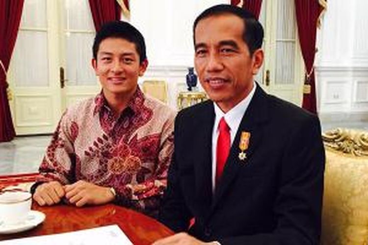 Pebalap muda Indonesia, Rio Haryanto, bertemu dengan Presiden Joko Widodo, Kamis (13/8/2015). 