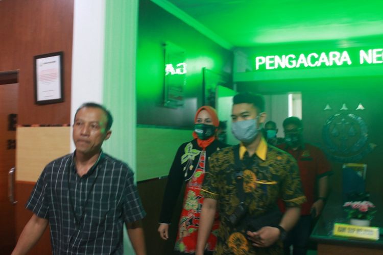 Bupati Jember Faida usai mendatangi kantor Kejaksaan Negeri Jember 