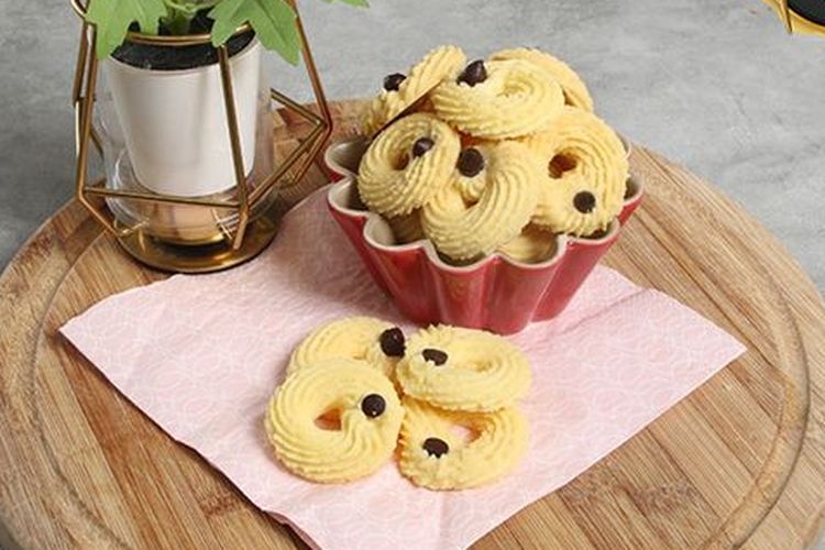 Resep Kue Semprit Sederhana 290 Gram, Cuma 3 Bahan