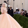 Cara Billie Eilish Kampanyekan Antibulu Hewan di Met Gala 2021