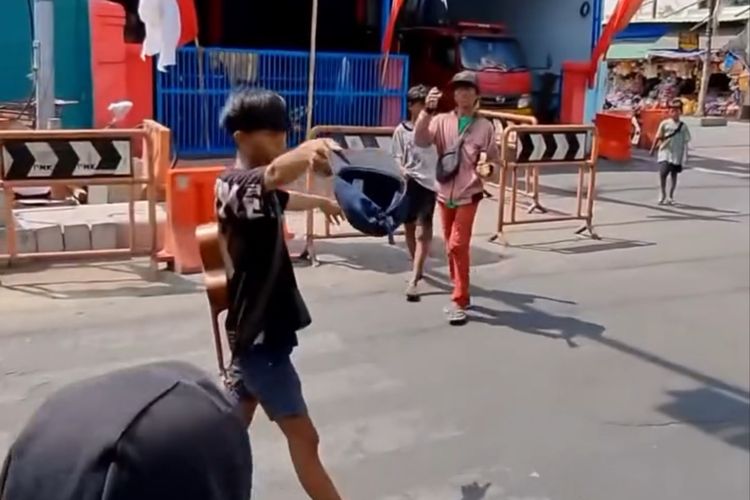 Peziarah Makan Sunan Ampel Keluhkan Anjal dan Pengemis, Eri Cahyadi Bakal Perketat Pengawasan