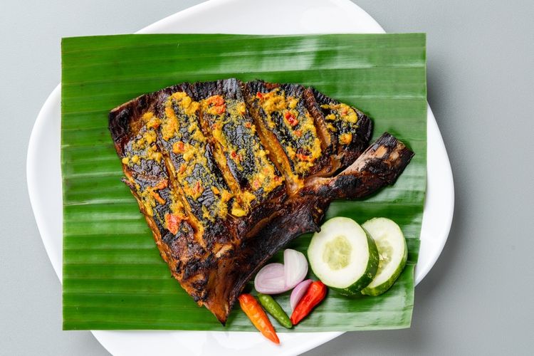 ilustrasi ikan pari bakar. 