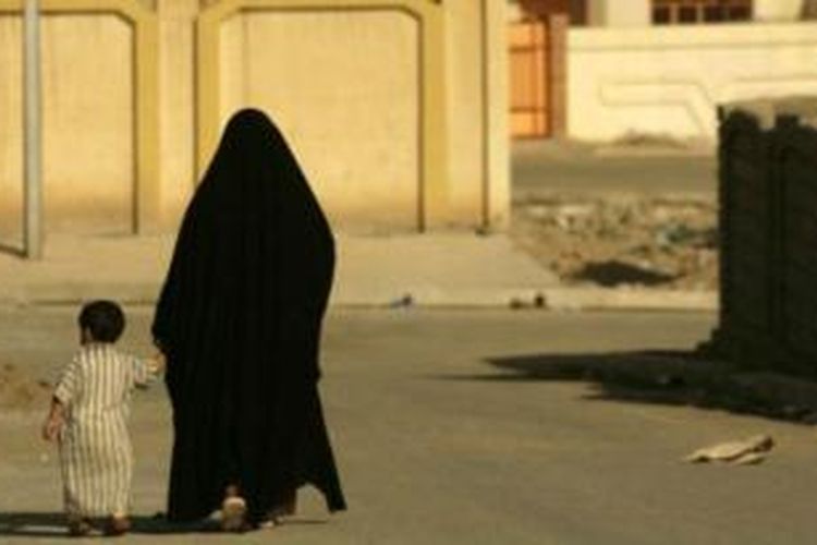 ISIS mengatur segala sendi kehidupan di kota Mosul, Irak termasuk mengatur kehidupan para perempuan kota itu.
