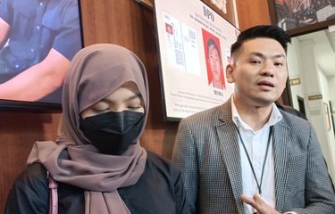 Penuhi Panggilan Polisi, Oklin Fia Minta Maaf soal Konten Jilat Es ...