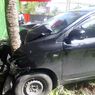 Hindari Kucing Melintas, Avanza Tabrak Pohon dan Kios Warga