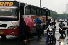 Transjakarta Berhenti Operasi, Penumpang Berebut Angkutan Lain