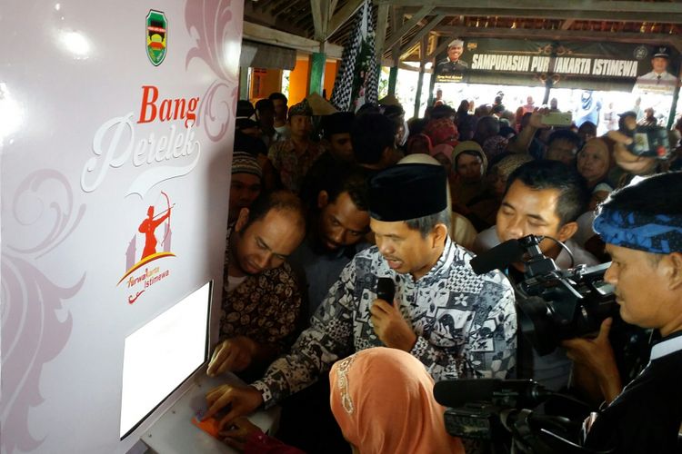 Bupati Purwakarta Dedi Mulyadi saat peresmian ATM Beras, Kamis (1/6/2017).