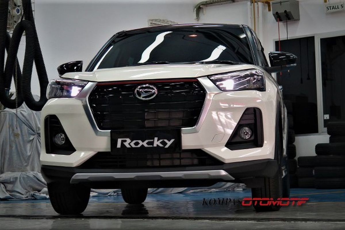 Daihatsu Rocky 1.0 R TC CVT ADS