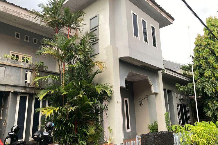 Rumah mewah milik seorang pengusaha yang disatroni maling hingga merugi ratusan juta rupiah di Jalan Athirah Raya, Kecamatan Panakkukang, Kota Makassar, Sulsel. Rabu (15/5/2024).