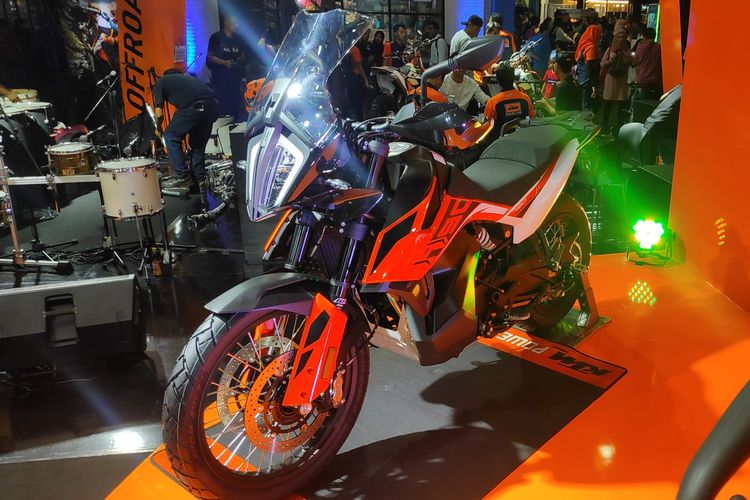 KTM perkenalkan 790 Duke dan Adventure di Jakarta Fair Kemayoran,  Senin (24/6/2019)