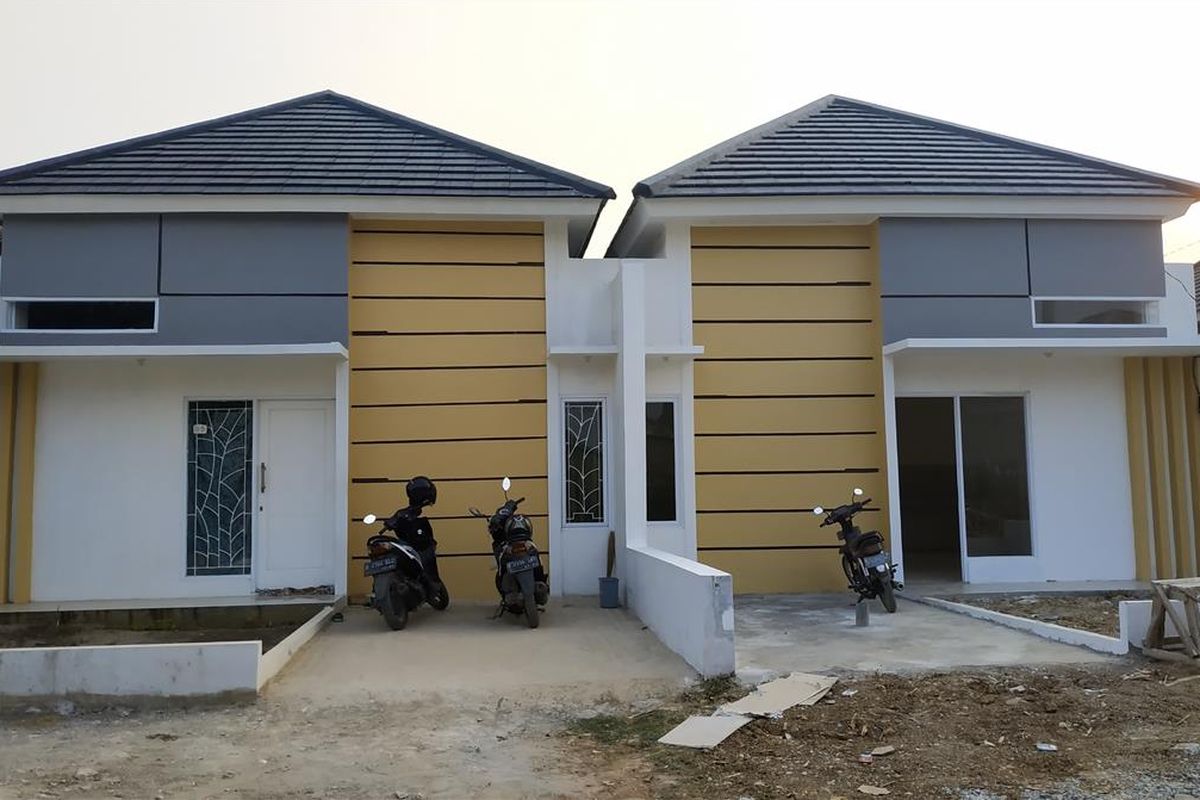 Situasi rumah di Griya Syariah, Babelan, Kabupaten Bekasi yang jadi lokasi penggerebekan satu terduga teroris, Minggu (30/6/2019).