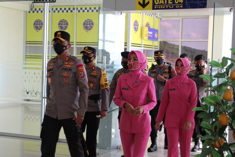 Kapolda Sulteng Irjen Polisi Rudy Sufahriadi Saat Berkunjung ke Mapolres Banggai, Kamis (18/11/2021).