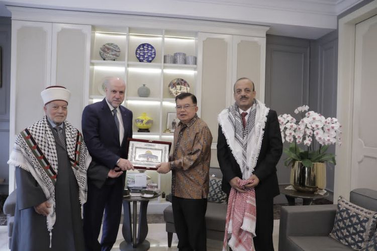Bertemu Imam Besar Masjid Al-Aqsa, JK Tegaskan Solidaritas PMI untuk Palestina