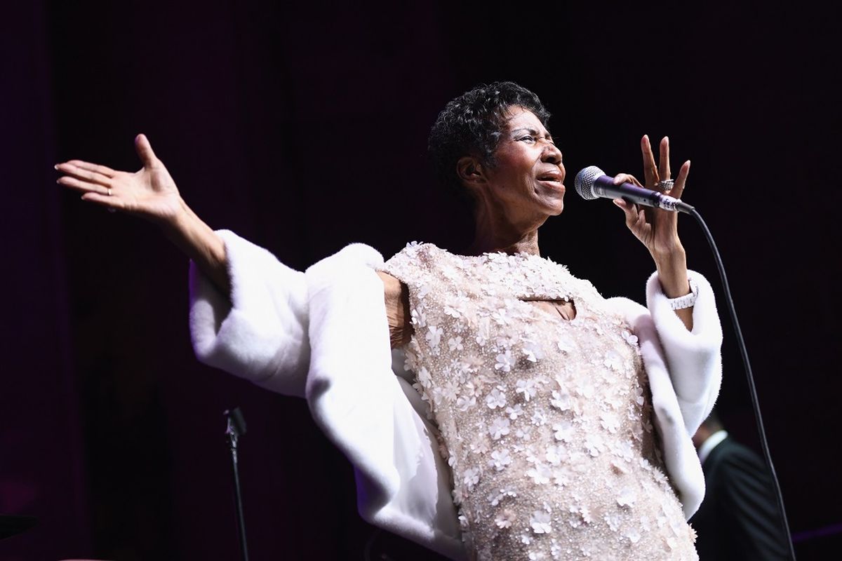 Penyanyi berjuluk Queen of Soul Aretha Franklin tampil di acara Elton John AIDS Foundation di Cathedral of St John the Divine di New York City, pada 7 November 2017. Aretha Franklin meninggal dunia di usia 76 pada Kamis (16/8/2018).